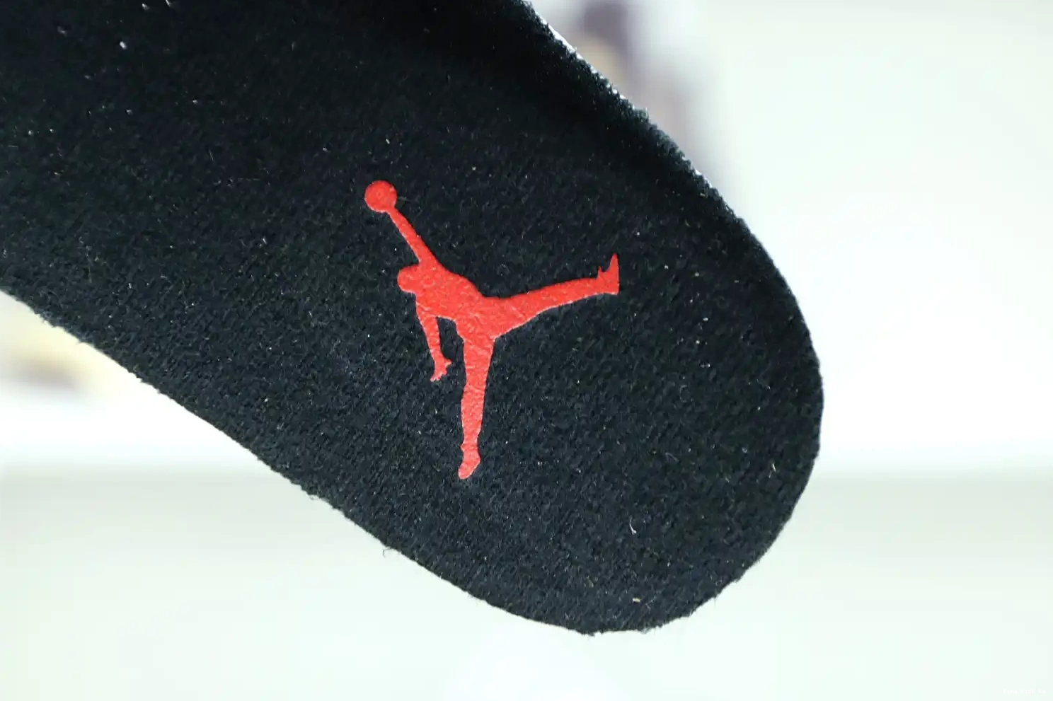 LOW Kimikick WHITE AIR JORDAN BRED 11 0419